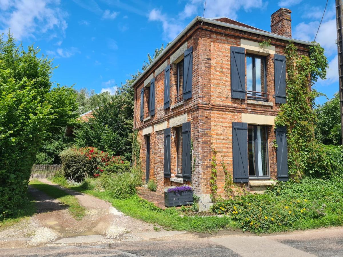 Maison La Cigogne Noire La Loge-aux-Chevres Exteriér fotografie